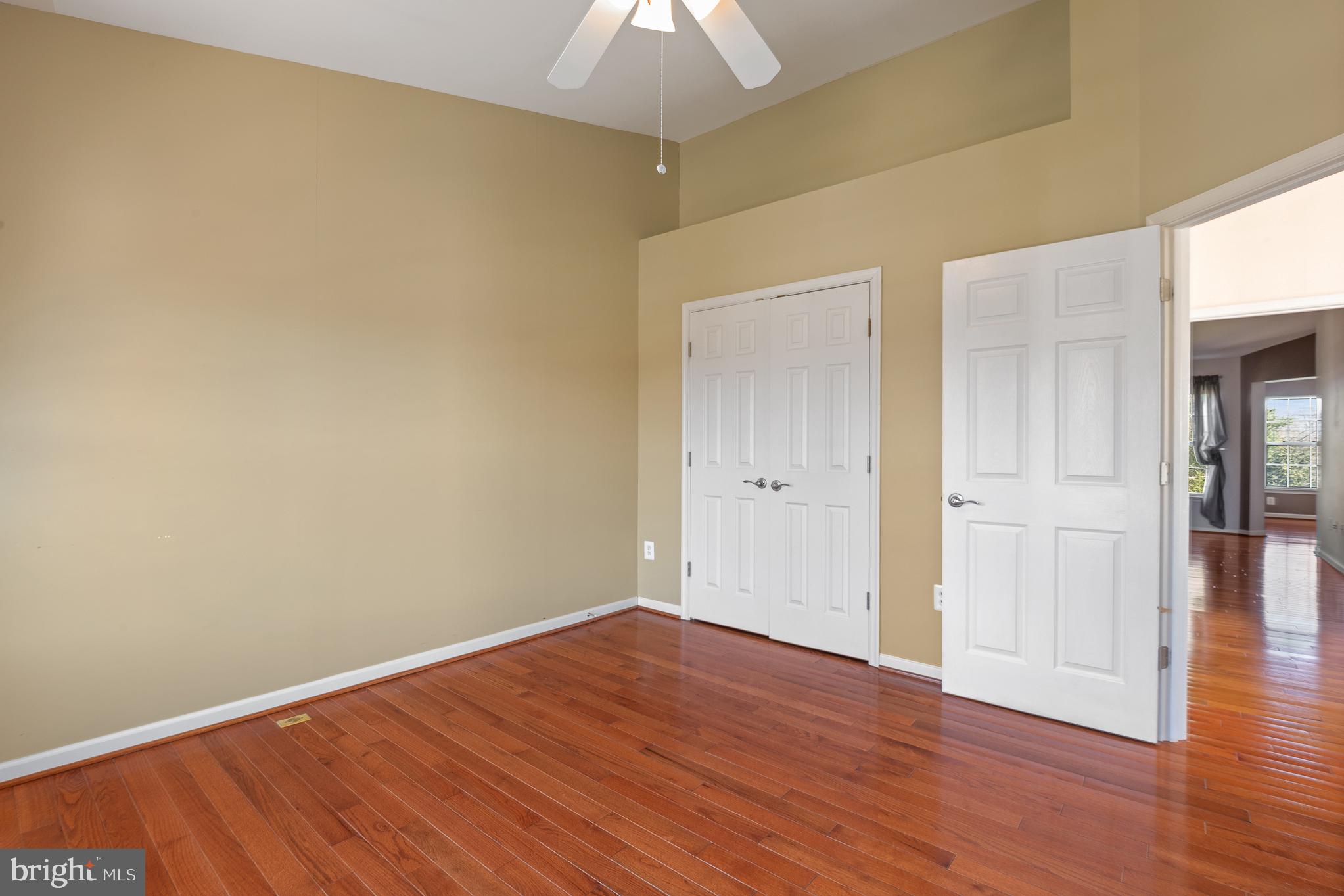 70 Two Rivers Drive Edgewater, MD 21037 - Photo 55 of 69 Spacious room with warm tones.