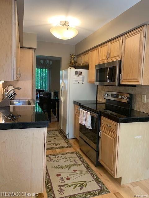 32111 West 12 Mile Road Farmington Hills, MI 48334 - Photo 43 of 64
