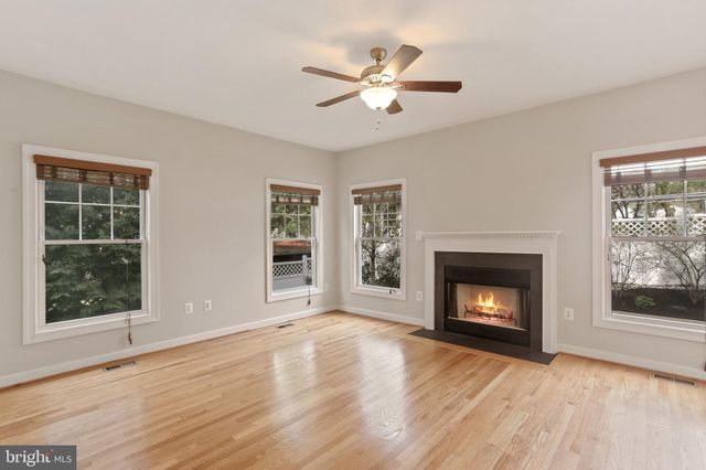 $1,225,000 | 5111 19th Road North, Arlington, VA 22207