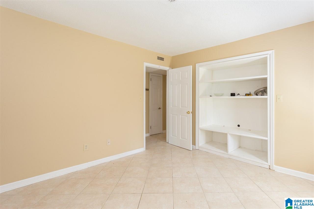 8760 Thomas Drive Leeds, AL 35094 - Photo 15 of 24