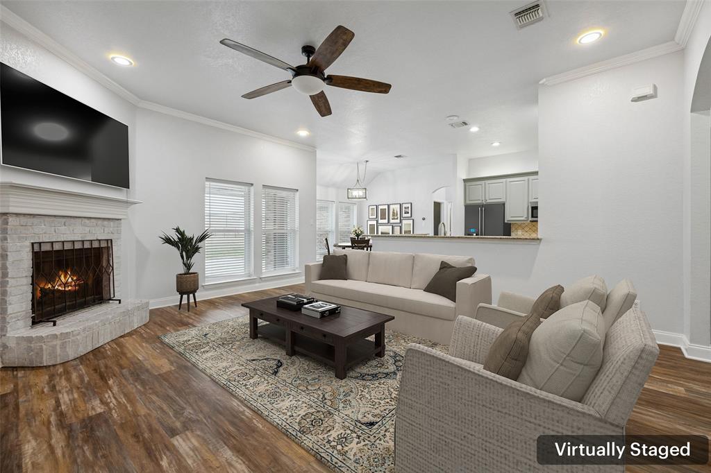 118 Deertail Drive Azle, TX 76020 - Photo 4 of 35