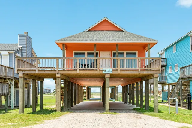 $724,900 | 4820 Bluewater Highway, Surfside Beach, TX 77541
