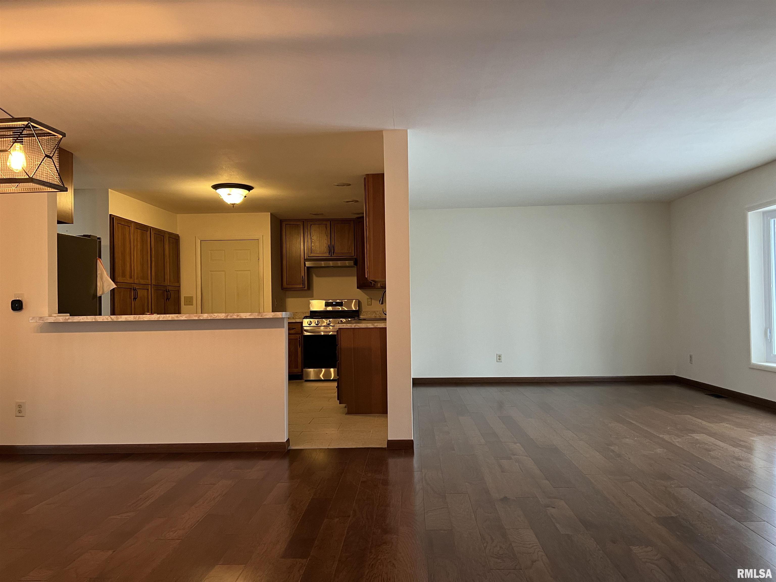 118 Harvester Road Canton, IL 61520 - Photo 8 of 20 Gallery Image 8