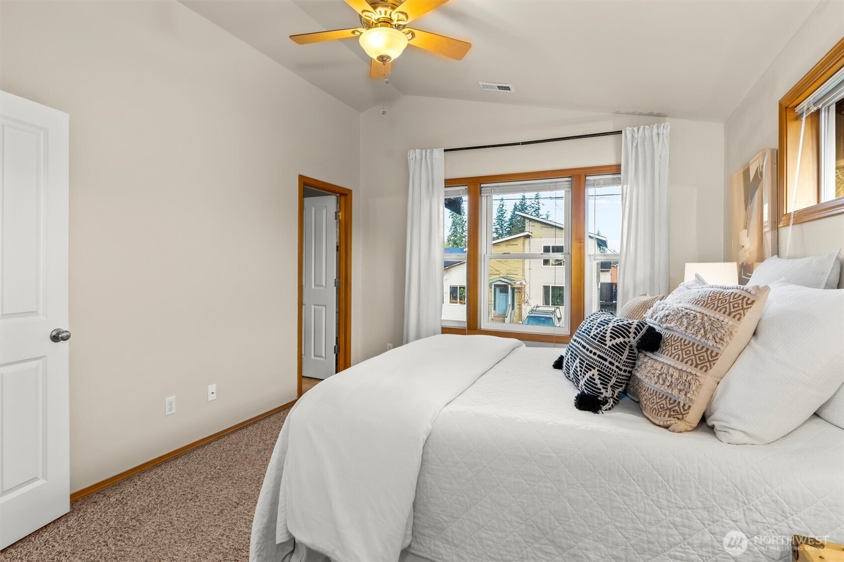 2008 Monroe Avenue Everett, WA 98203 - Photo 18 of 36