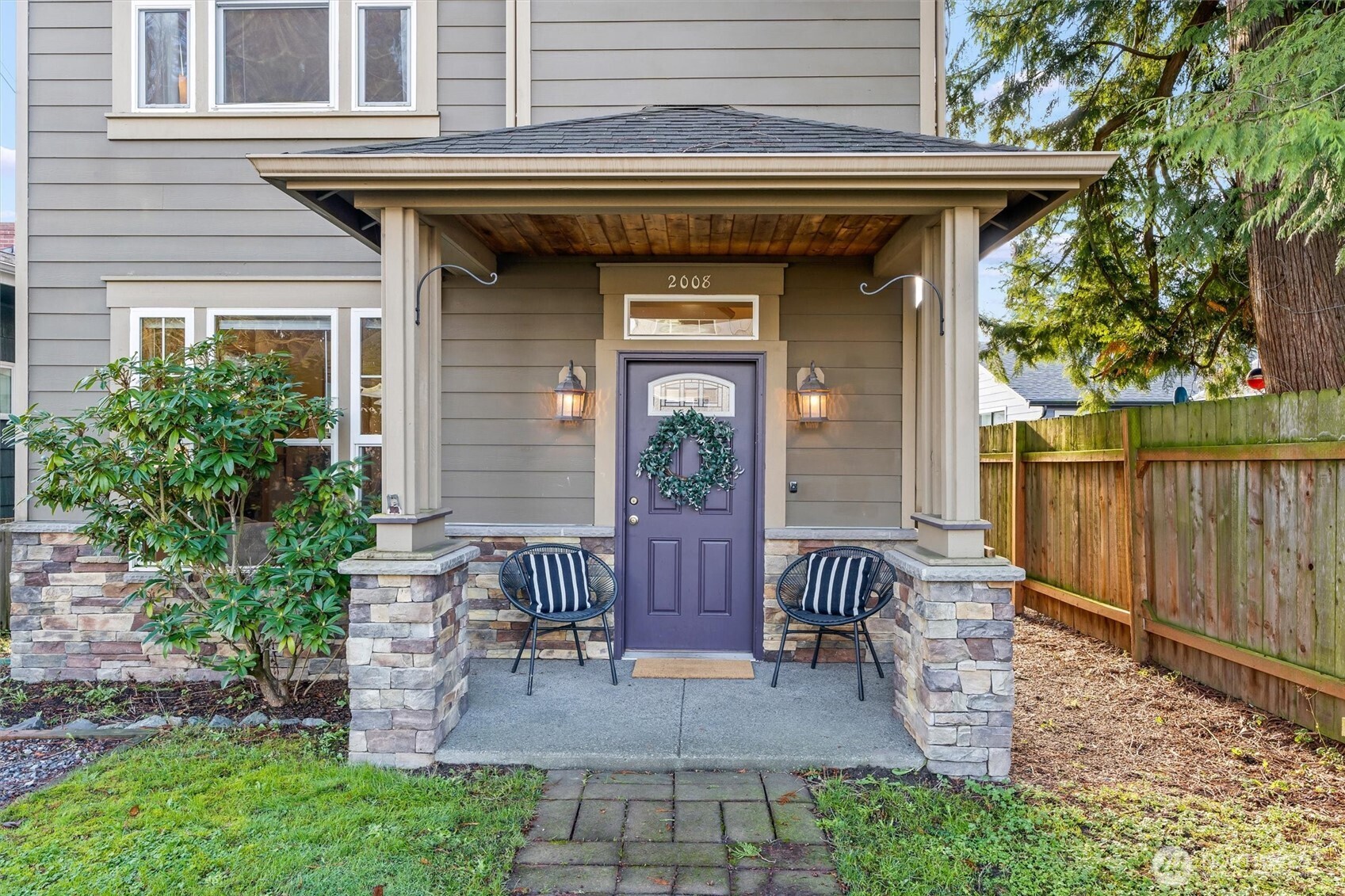 2008 Monroe Avenue Everett, WA 98203 - Photo 2 of 36