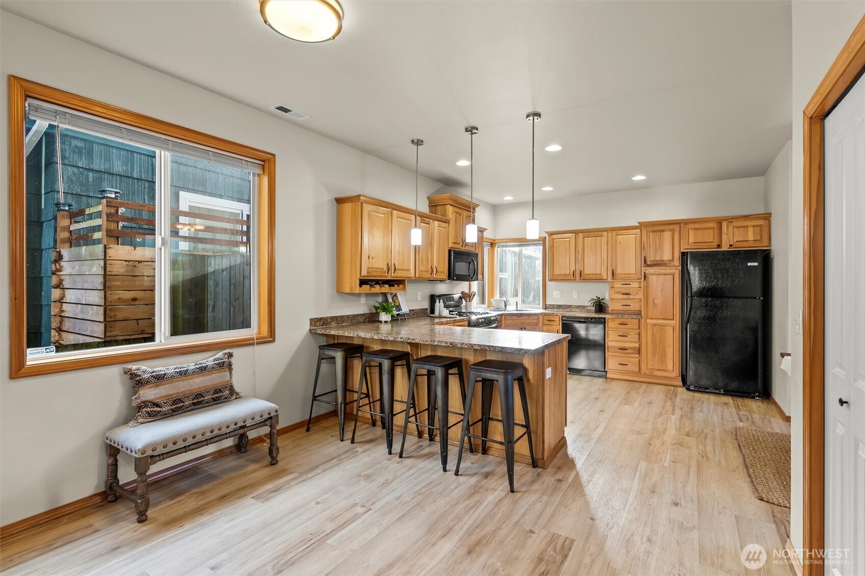 2008 Monroe Avenue Everett, WA 98203 - Photo 6 of 36