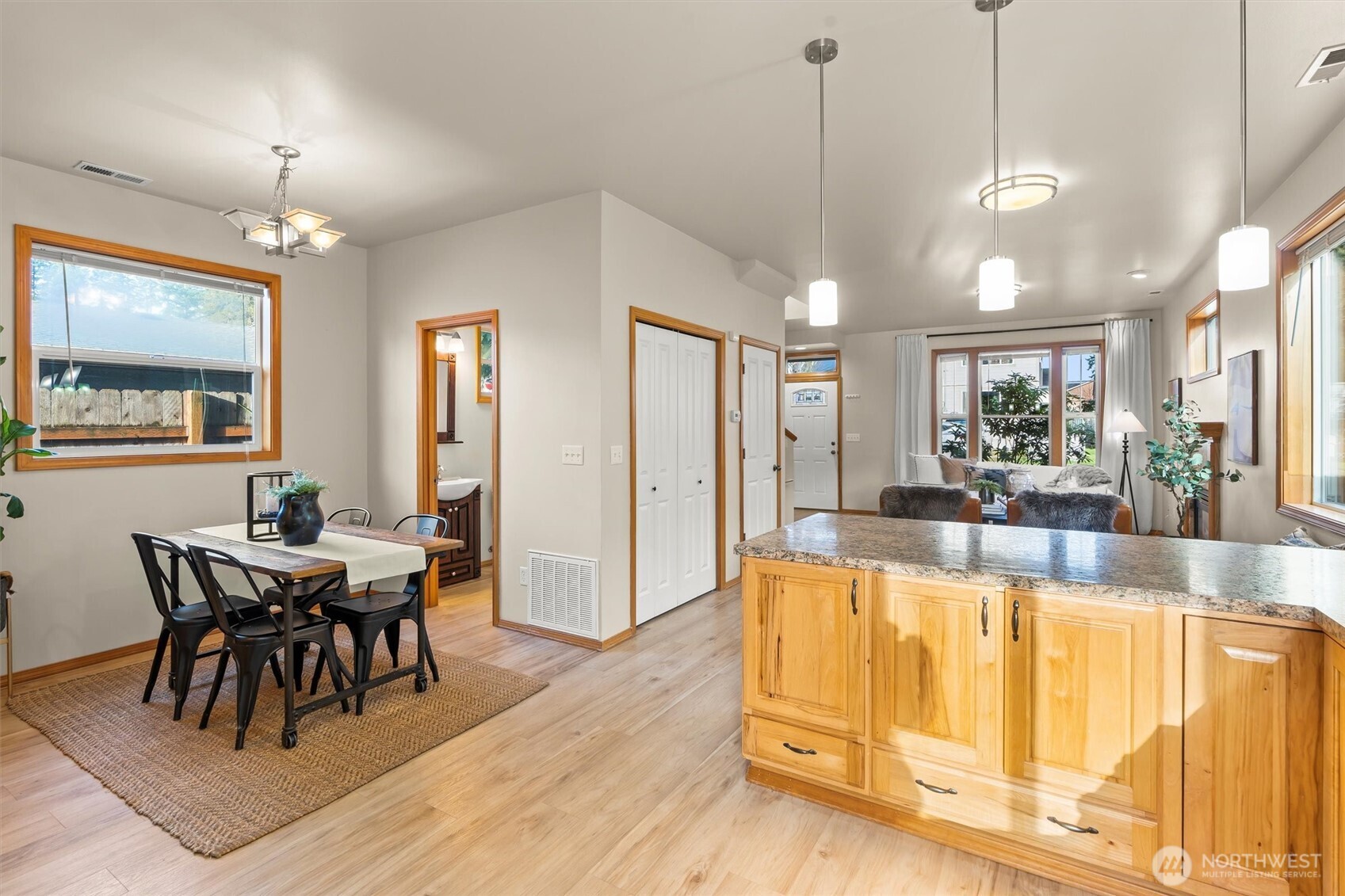 2008 Monroe Avenue Everett, WA 98203 - Photo 10 of 36