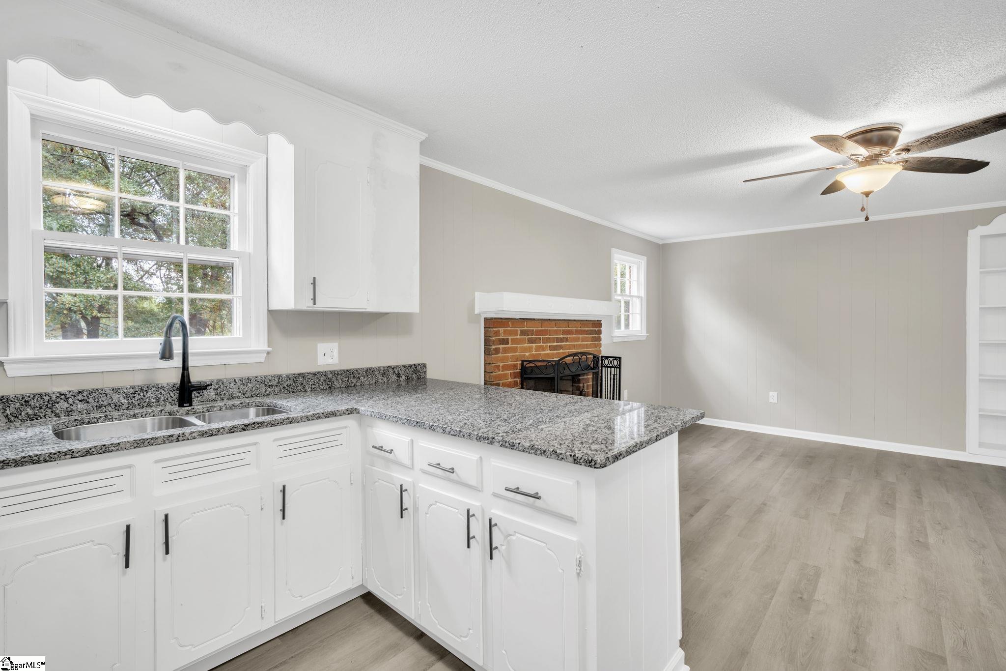 3314 Locust Hill Road Taylors, SC 29687 - Photo 4 of 28 Gallery Image 4