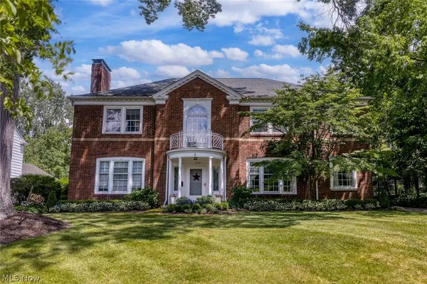 $750,000 | 2709 South Belvoir Boulevard, Shaker Heights, OH 44122