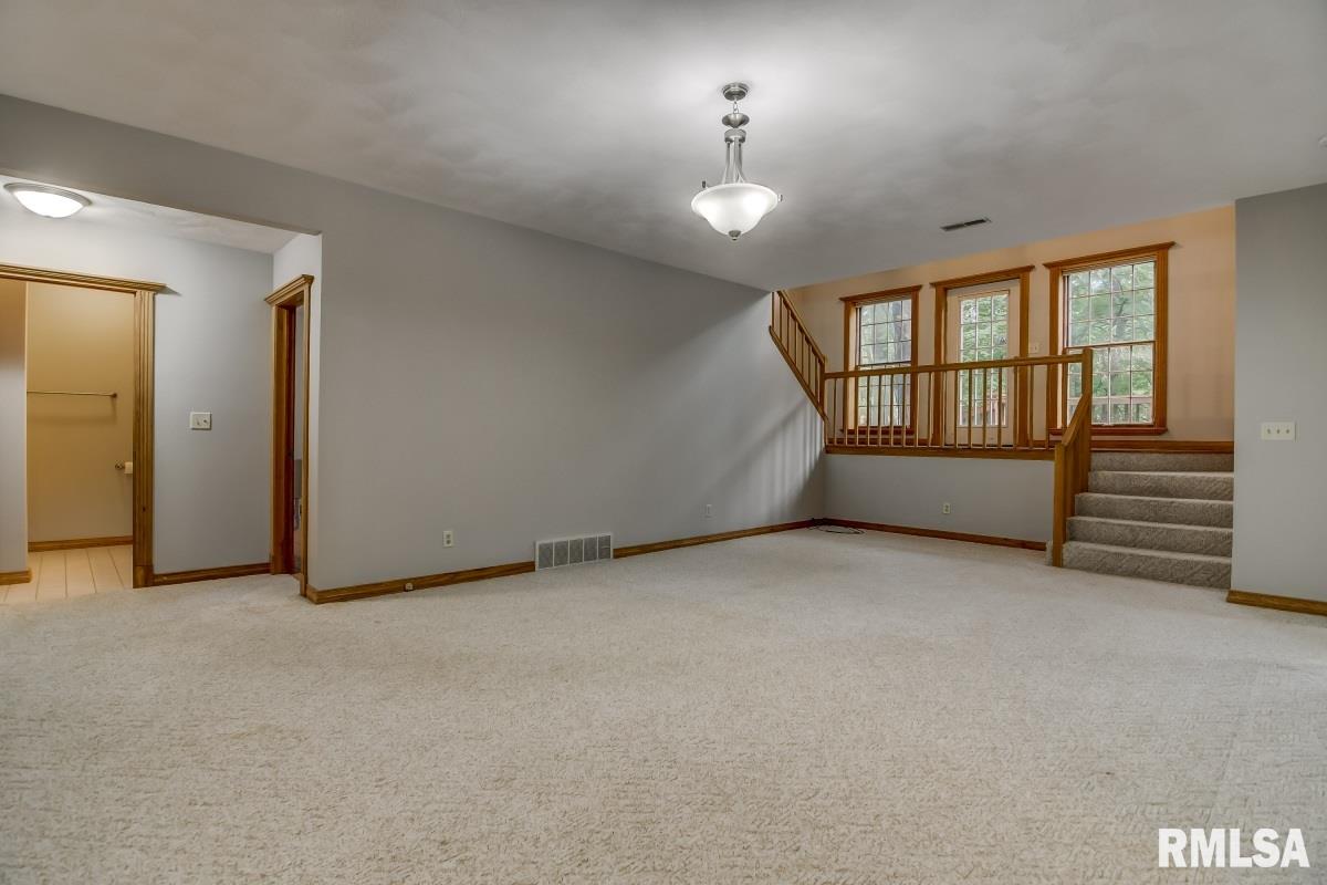 2113 Timbercrest Court Springfield, IL 62702 - Photo 28 of 48