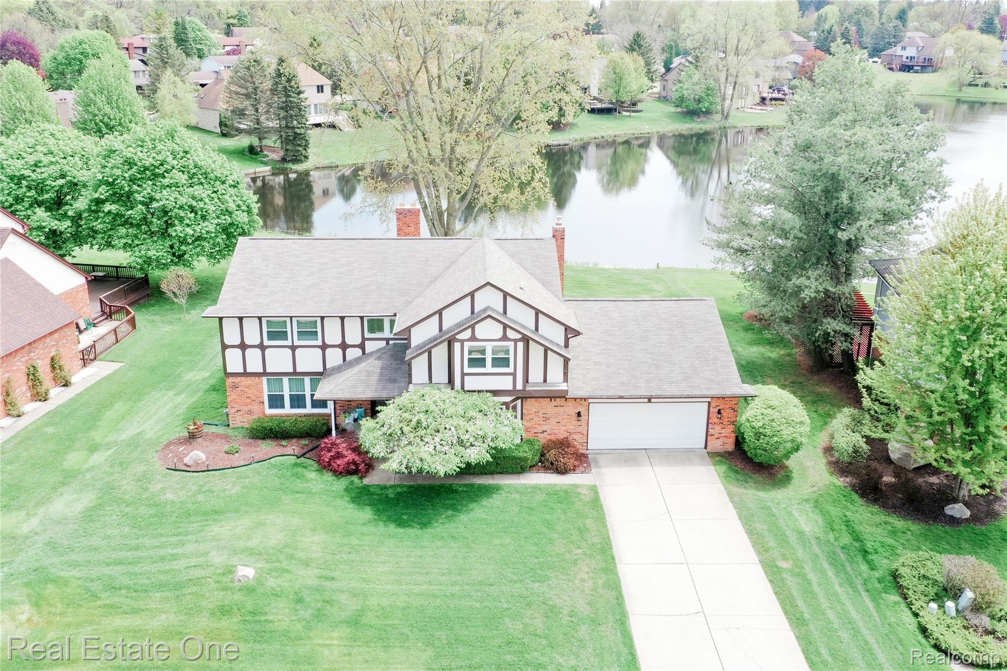 2445 Kimberly Fair Street Rochester, MI 48309 - Photo 2 of 40 2.jpg