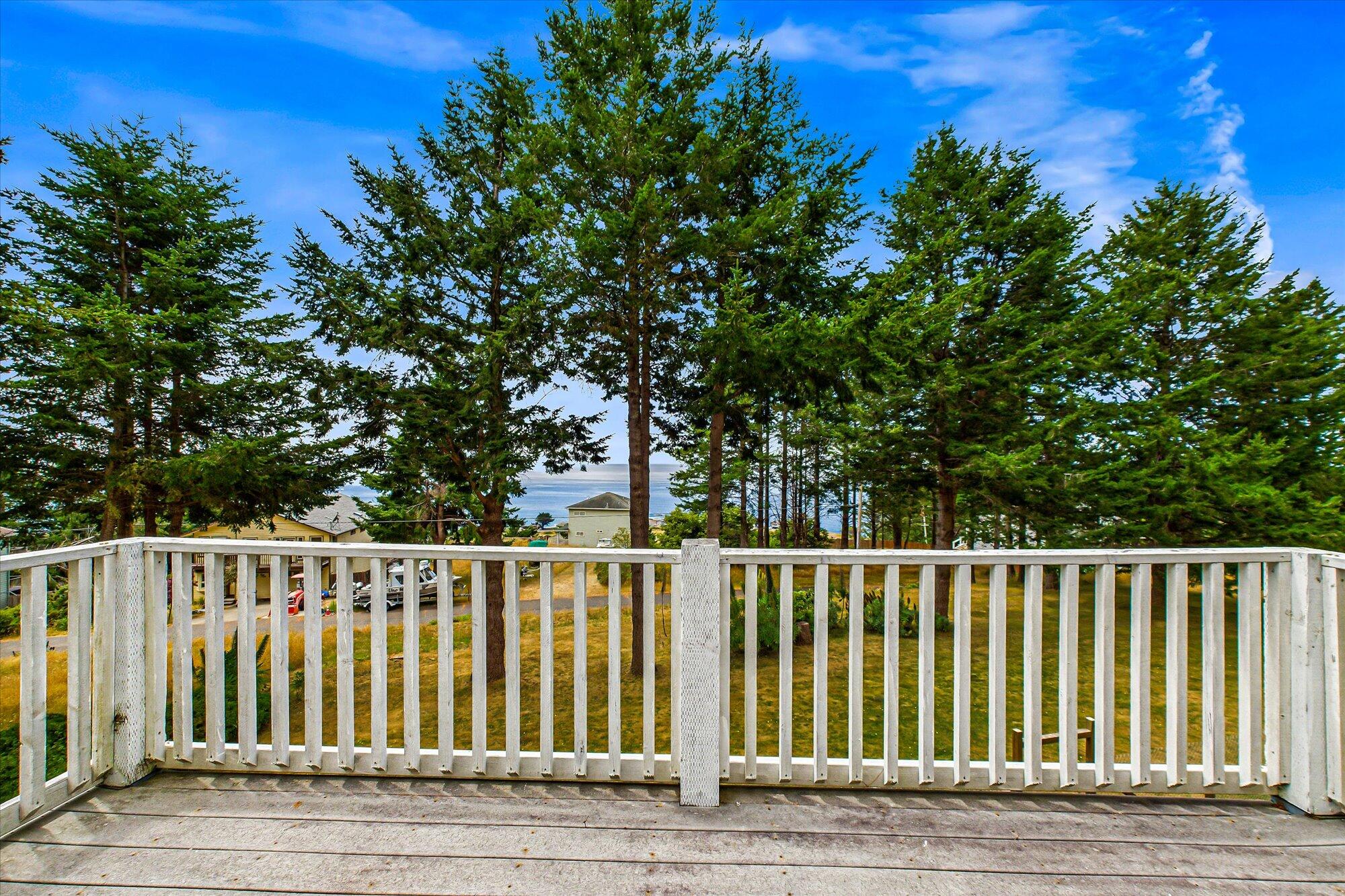 341 Seafoam Road Whitethorn, CA 95589 - Photo 28 of 68