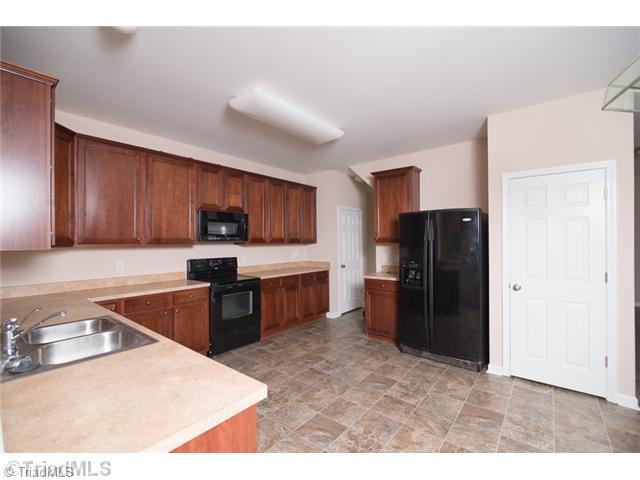 1315 Sharp Ridge Road Greensboro, NC 27406 - Photo 4 of 16 Kitchen.