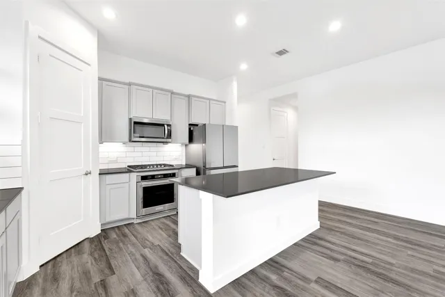 $3,200 | 153 Aurora Spgs Drive, Katy, TX 77493