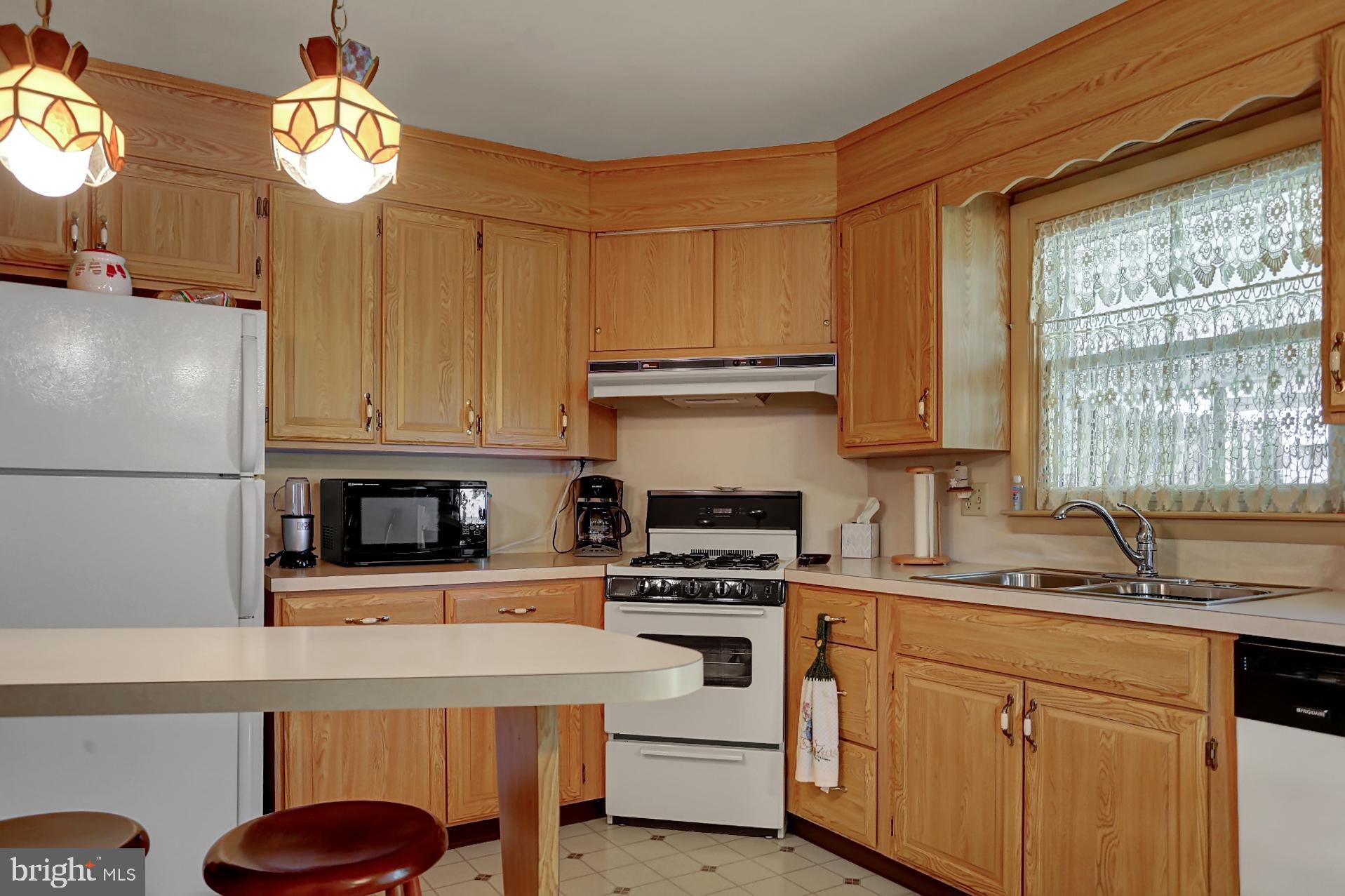 1519 Commonwealth Boulevard Reading, PA 19607 - Photo 6 of 19