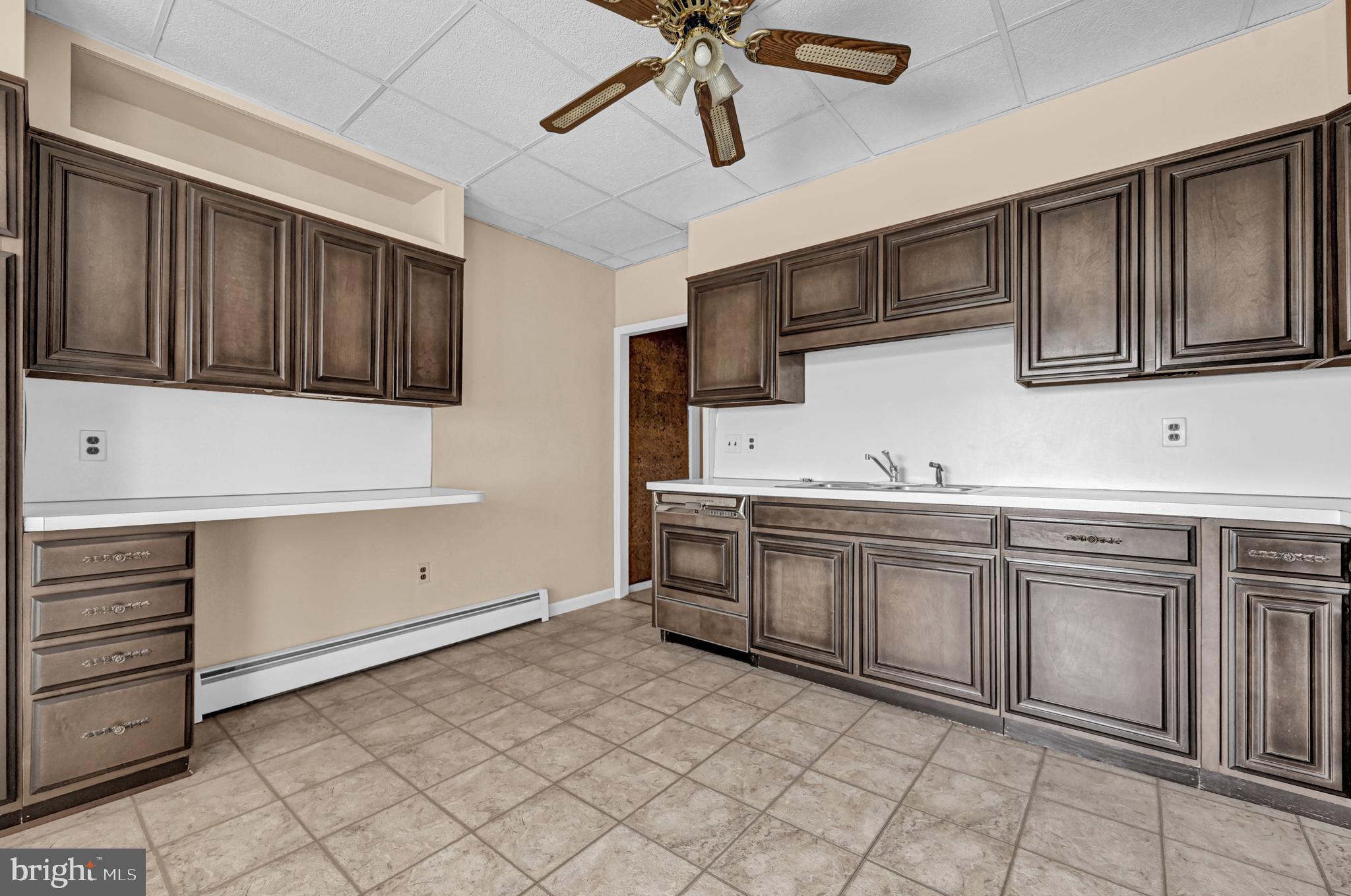 655 West Broadway Red Lion, PA 17356 - Photo 6 of 38