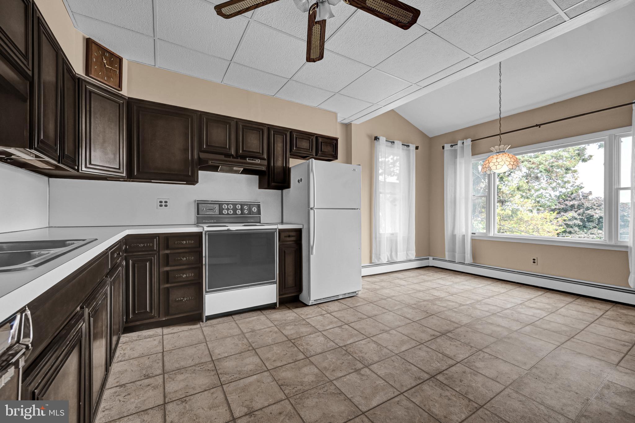 655 West Broadway Red Lion, PA 17356 - Photo 9 of 38
