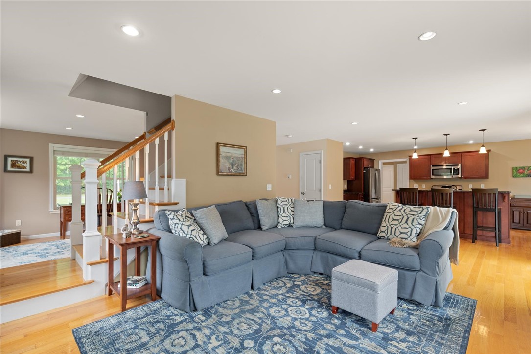 457 Cottrell Road Tiverton, RI 02878 - Photo 7 of 34 Gallery Image 7