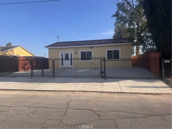 $2,500 | 7410 San Francisco Street, Highland, CA 92346