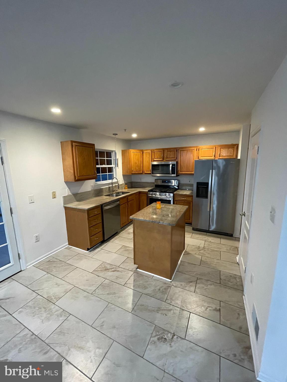 7106 East Clinton Street Clinton, MD 20735 - Photo 5 of 25