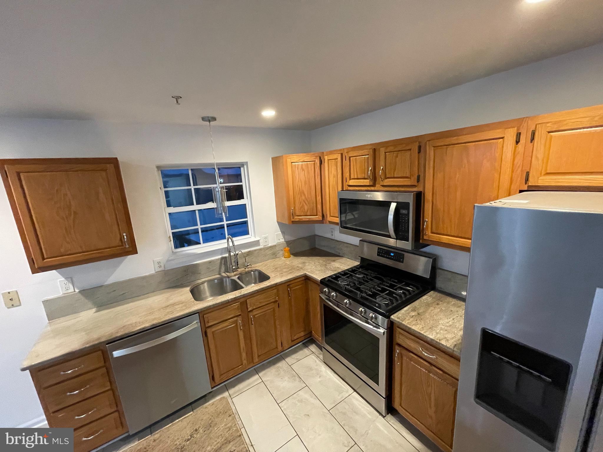 7106 East Clinton Street Clinton, MD 20735 - Photo 7 of 25