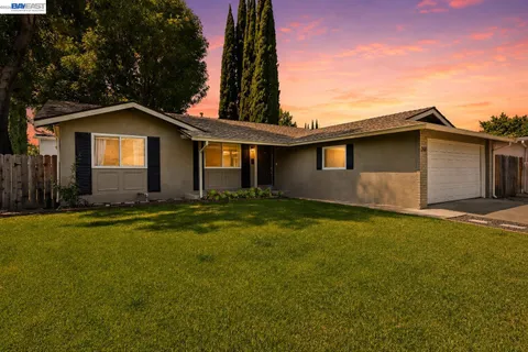 $549,000 | 266 Stonyford Drive, Vacaville, CA 95687