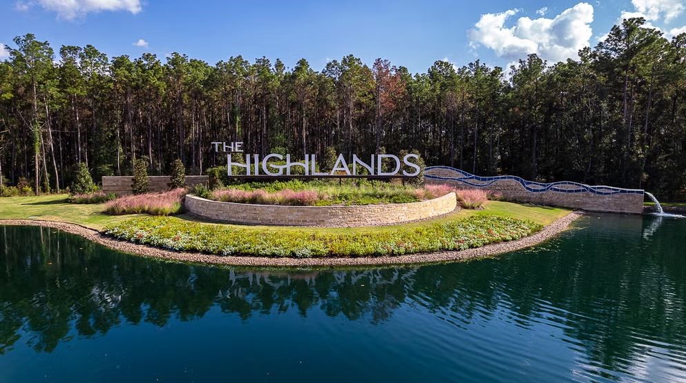 7922 Coastal Prairie Drive Porter, TX 77365 - Photo 5 of 9 a view of a swimming pool with a yard