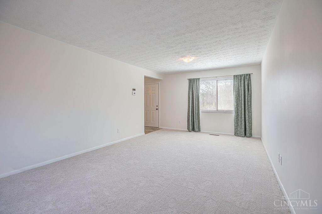 11 Arbor Court Springdale, OH 45246 - Photo 8 of 32
