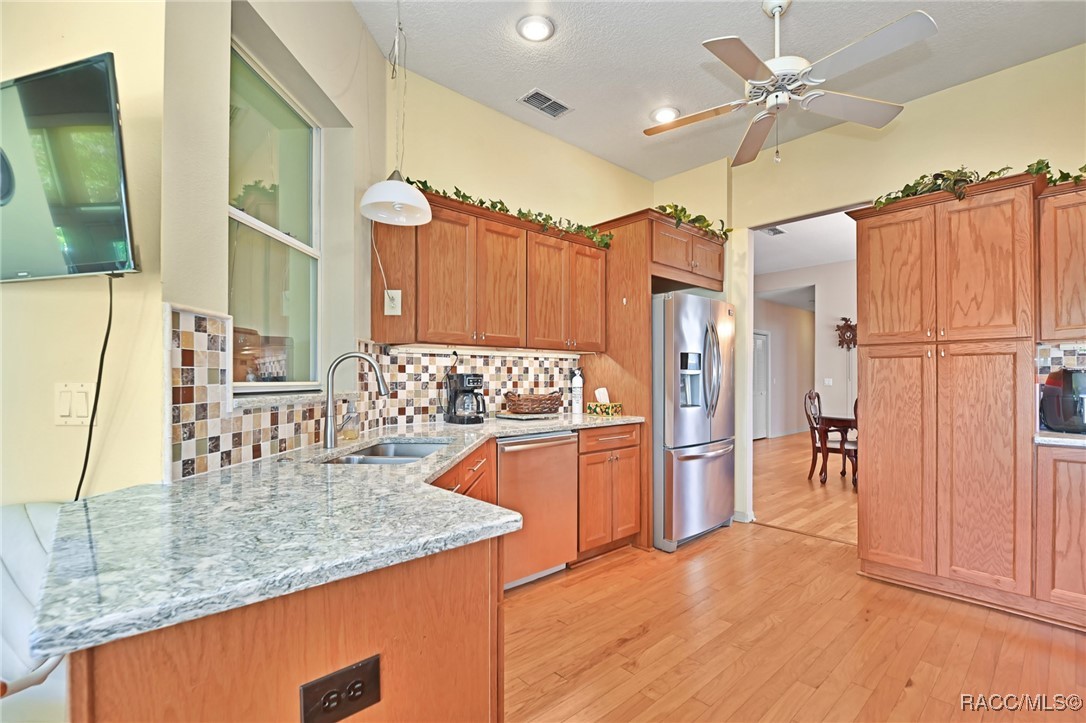 6 Byrsonima Loop Homosassa, FL 34446 - Photo 14 of 48 KITCHEN 5