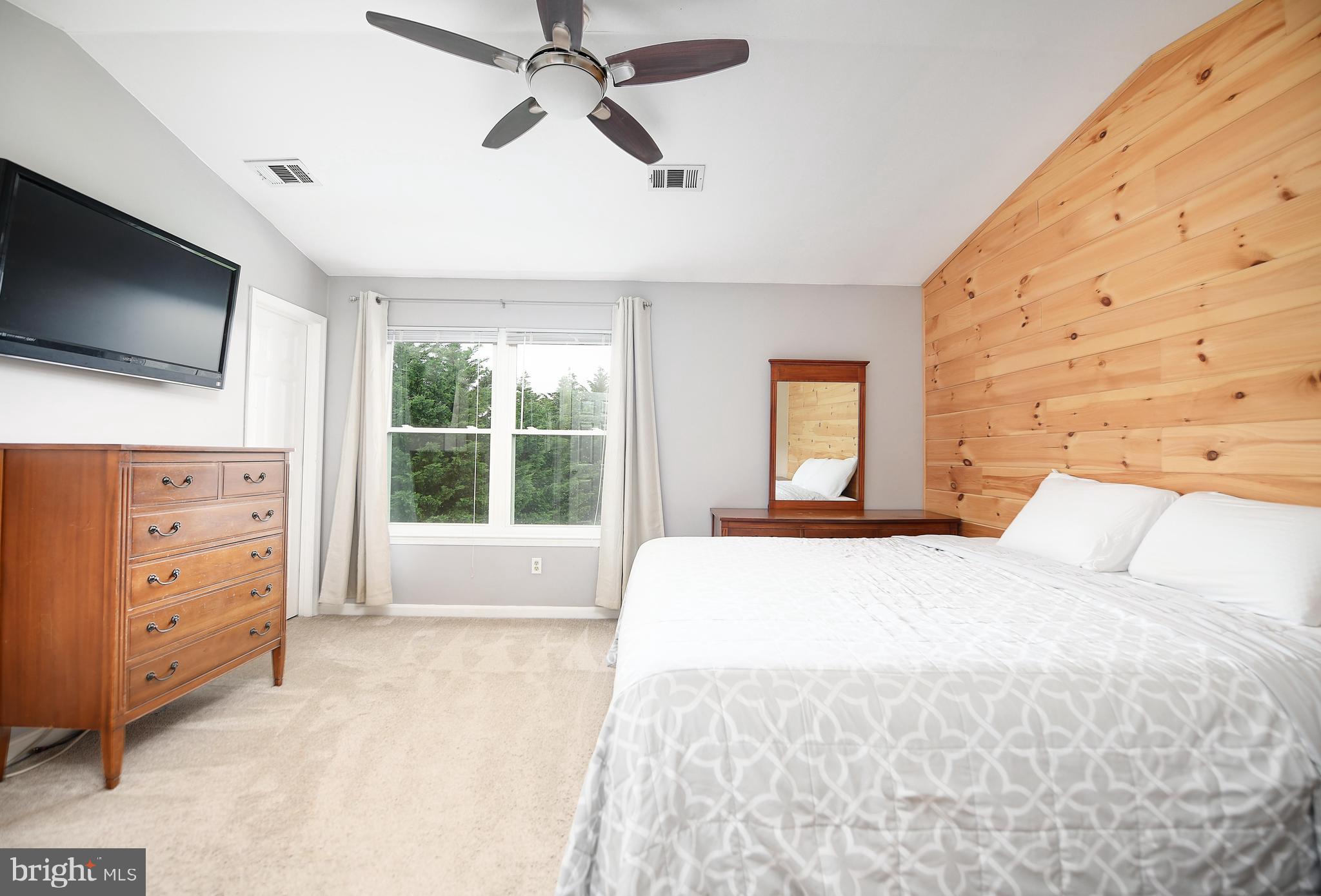 652 Hunting Fields Road Middle River, MD 21220 - Photo 19 of 32 Owners suite