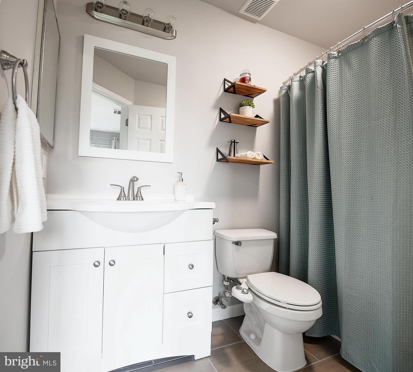 652 Hunting Fields Road Middle River, MD 21220 - Photo 22 of 32 Owners full bath