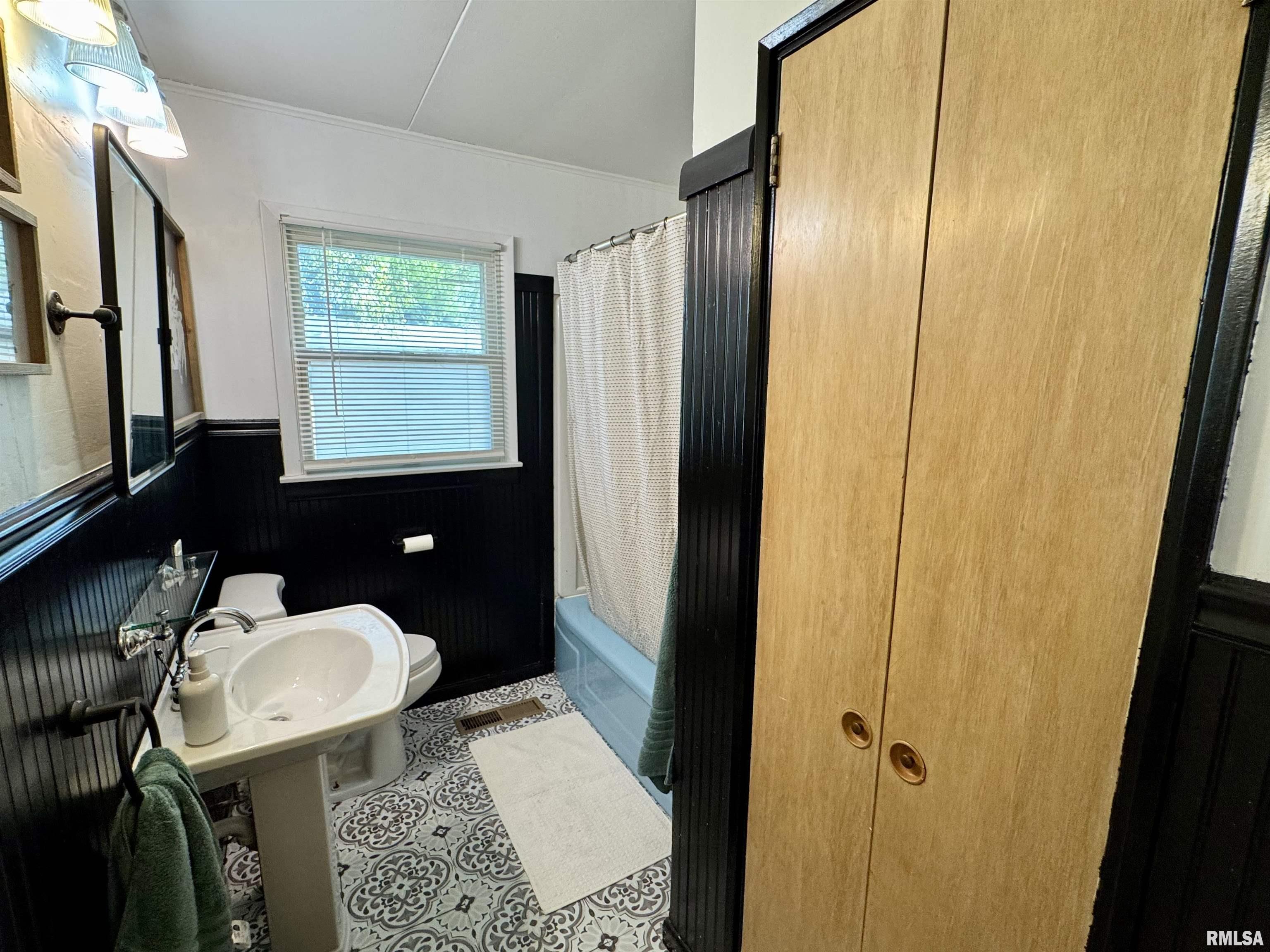 705 Bobby Avenue Macomb, IL 61455 - Photo 19 of 29