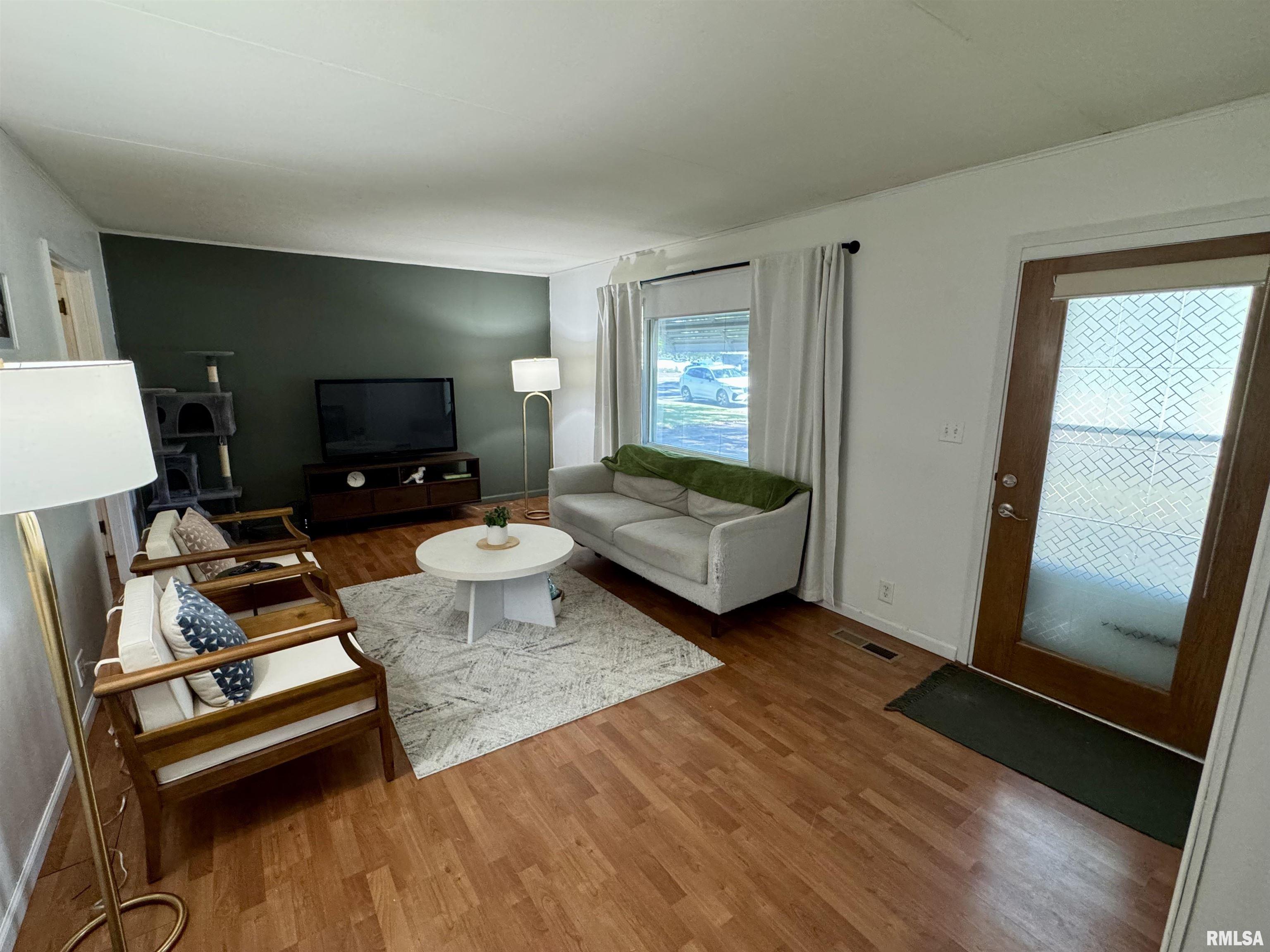 705 Bobby Avenue Macomb, IL 61455 - Photo 7 of 29