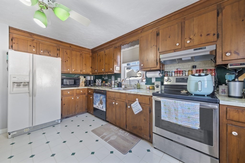 8 Pine Tree Trail Westford, MA 01886 - Photo 9 of 41