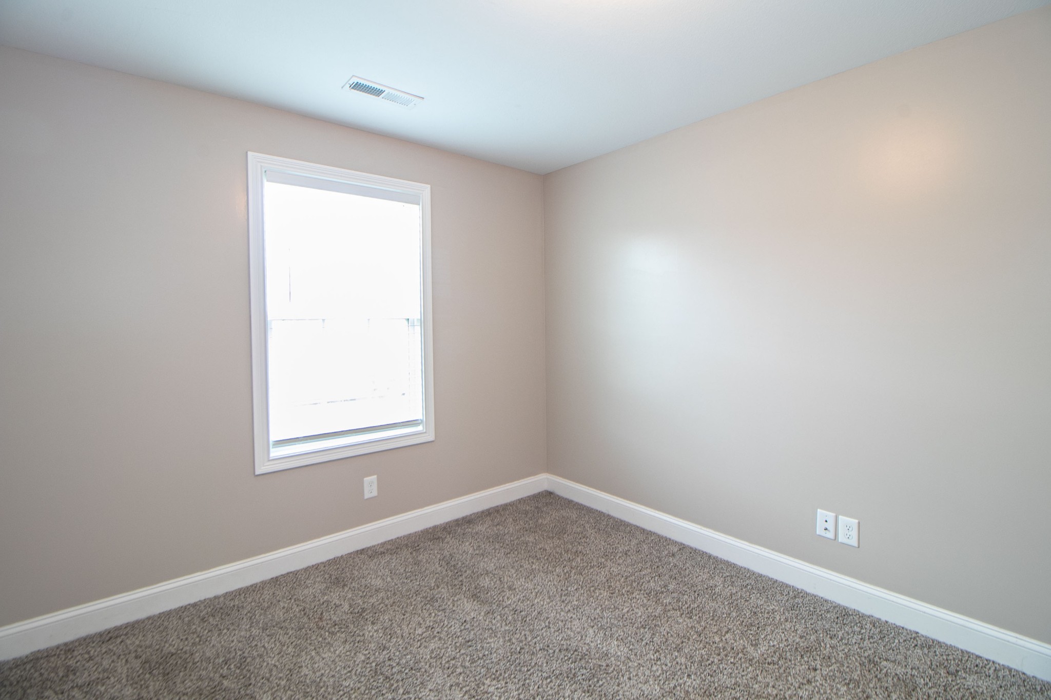 151 Ambridge Street Oak Grove, KY 42262 - Photo 25 of 30 an empty room with a window