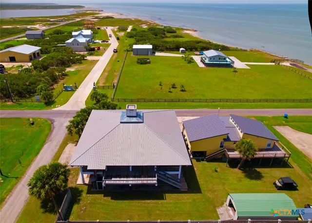 a view of an outdoor space