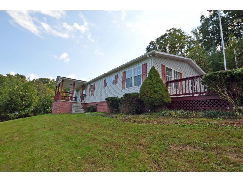 531 Piney Grove Road Hampton, TN 37658 - Photo 4 of 27 Photo 4