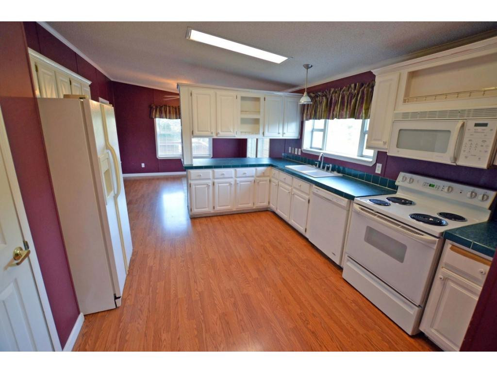 531 Piney Grove Road Hampton, TN 37658 - Photo 9 of 27 Kitchen