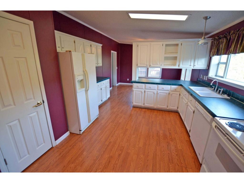 531 Piney Grove Road Hampton, TN 37658 - Photo 10 of 27 Kitchen