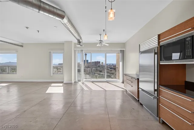 $2,321 | 200 Hoover Avenue, Unit 1205, Las Vegas, NV 89101
