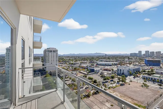 $2,321 | 200 Hoover Avenue, Unit 1205, Las Vegas, NV 89101