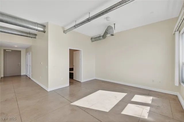 $2,321 | 200 Hoover Avenue, Unit 1205, Las Vegas, NV 89101