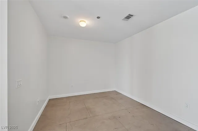 $2,321 | 200 Hoover Avenue, Unit 1205, Las Vegas, NV 89101