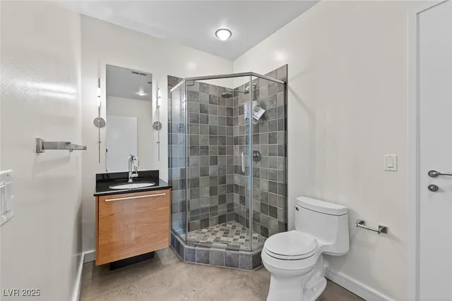 $2,321 | 200 Hoover Avenue, Unit 1205, Las Vegas, NV 89101
