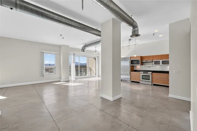 $2,321 | 200 Hoover Avenue, Unit 1205, Las Vegas, NV 89101