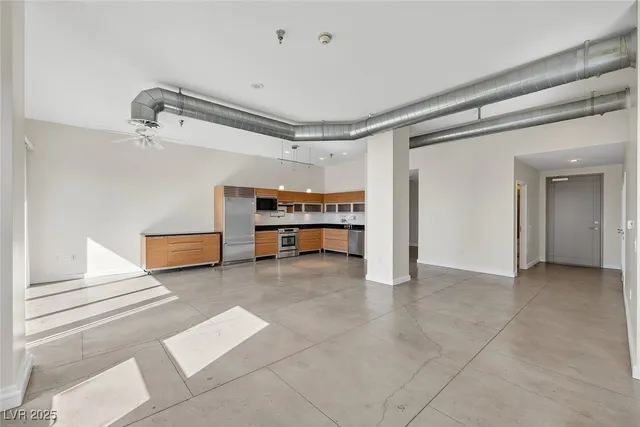 $2,321 | 200 Hoover Avenue, Unit 1205, Las Vegas, NV 89101