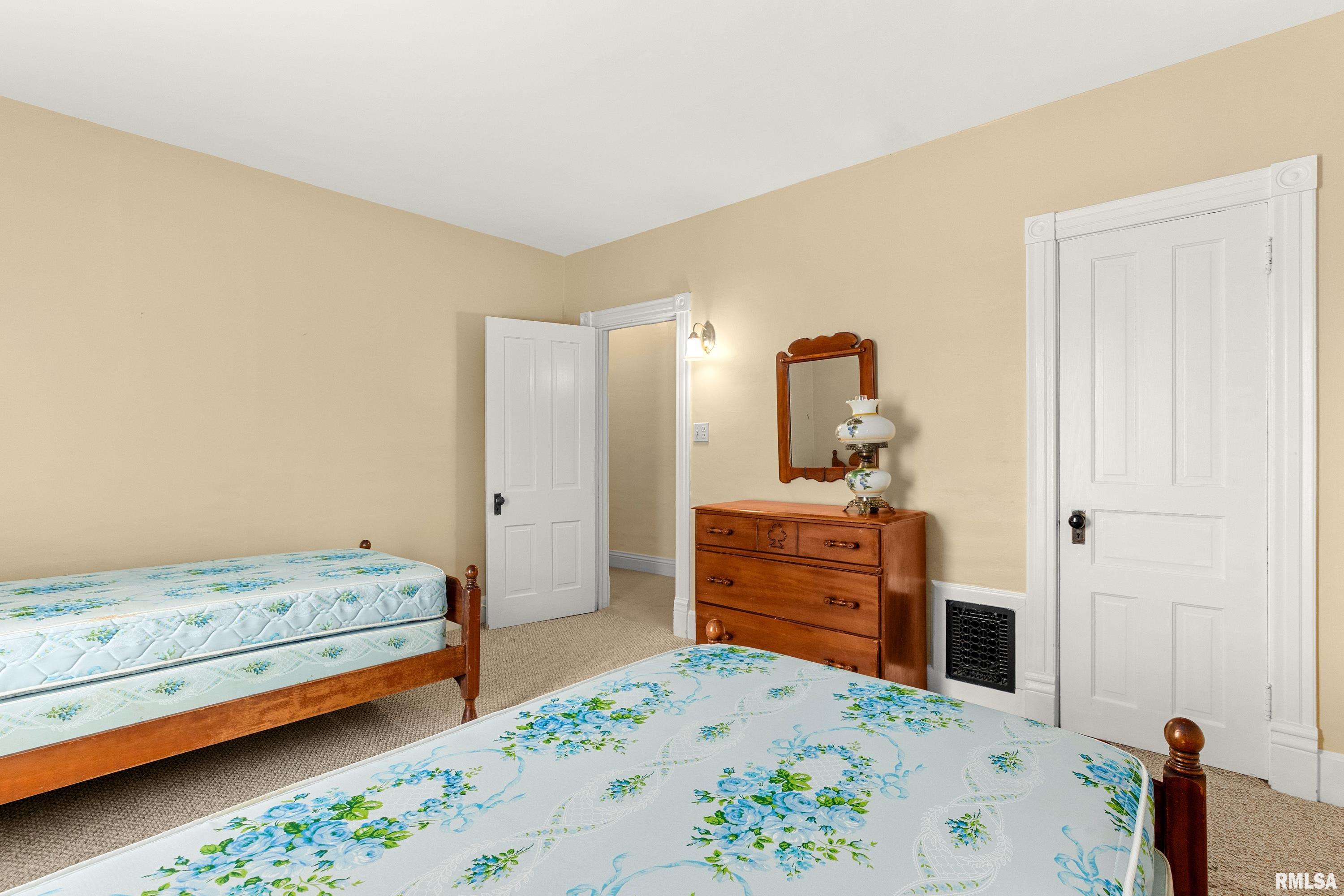 403 West Adams Street Washington, IL 61571 - Photo 33 of 43