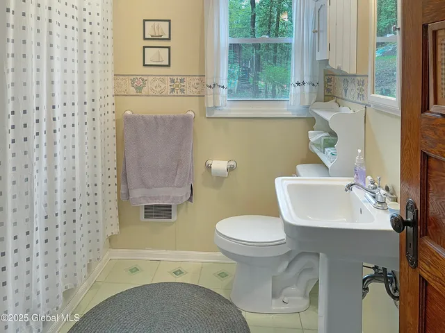 $327,900 | 170 East Shore Drive, Horicon, NY 12808