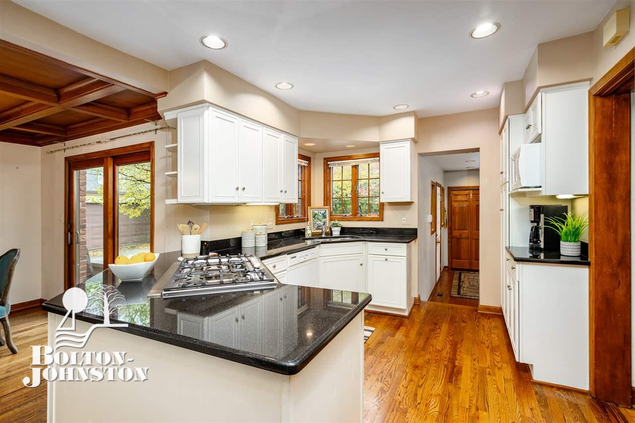 57 Hawthorne Road Grosse Pointe Shores, MI 48236 - Photo 4 of 56