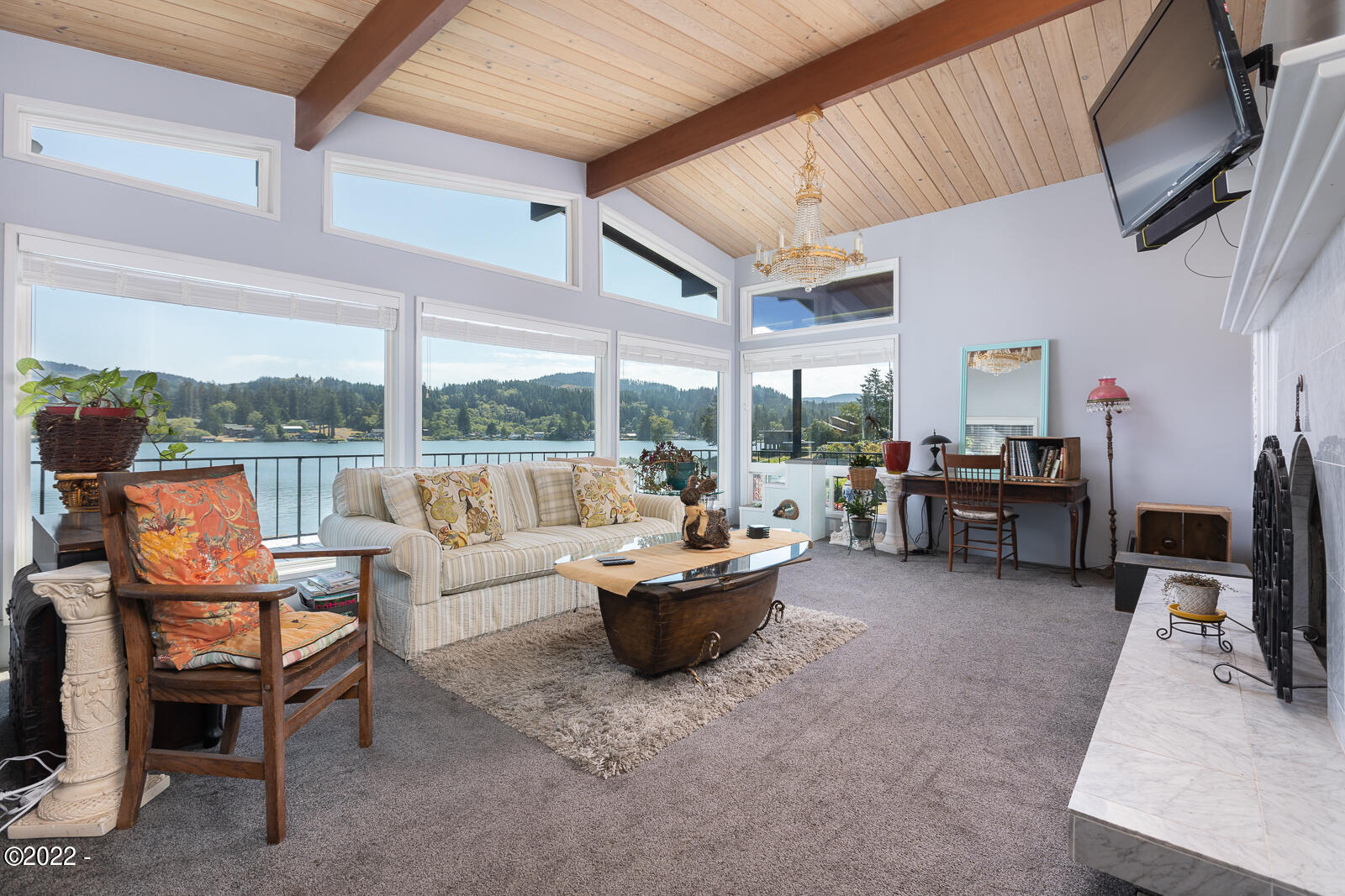 3131 Northeast Johns Loop Neotsu, OR 97364 - Photo 6 of 38 Living Room
